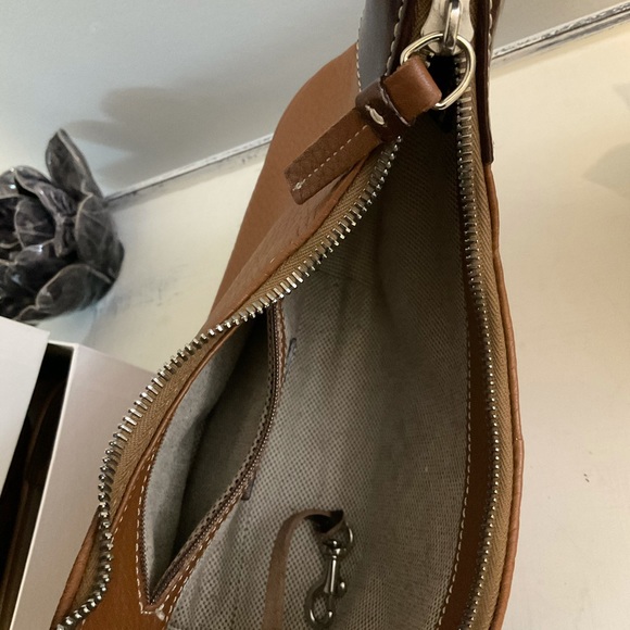 Dooney & Bourke Brown Leather Shoulders Bag - Picture 13 of 14